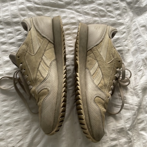 Reebok running shoes - Picture 2 of 3